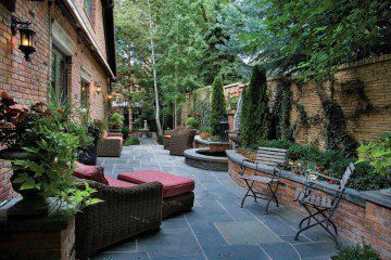 Consider Elegantly Placed Vertical Gardens for Spring