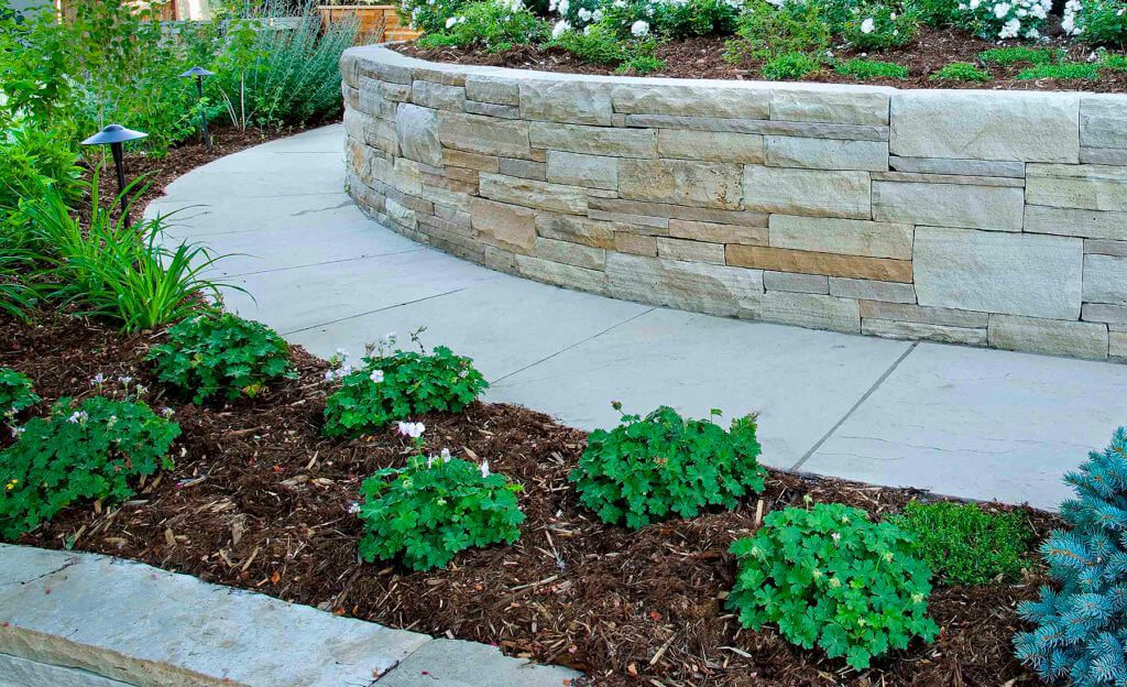 curved stone retaining wall