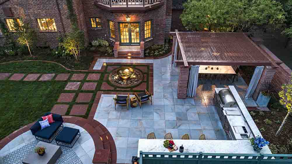 new backyard pergola and dining space