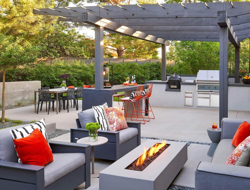mid mod outdoor dining area with clean line masonry
